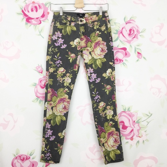 Forever 21 Pants - Forever 21 Floral Printed Skinny Pants
